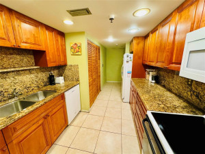 Photo for 3200 Collins Avenue, 10-2, Miami Beach, FL 33140 - Listing #FX-10416586 3200 Collins Avenue, 10-2, Miami Beach, FL 33140