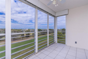 Photo for 575 Oaks Lane, 703, Pompano Beach, FL 33069 - Listing #FX-10423062 575 Oaks Lane, 703, Pompano Beach, FL 33069