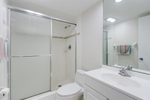 Photo for 575 Oaks Lane, 703, Pompano Beach, FL 33069 - Listing #FX-10423062 575 Oaks Lane, 703, Pompano Beach, FL 33069