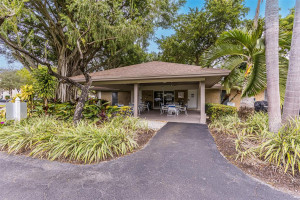 Photo for 575 Oaks Lane, 703, Pompano Beach, FL 33069 - Listing #FX-10423062 575 Oaks Lane, 703, Pompano Beach, FL 33069