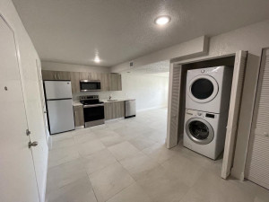 13150 Memorial Highway, 203, North Miami, FL 33161