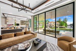 100 Royal Palm Drive, Fort Lauderdale, FL 33301