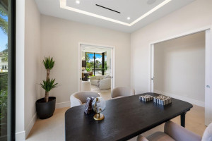 100 Royal Palm Drive, Fort Lauderdale, FL 33301