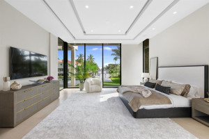 100 Royal Palm Drive, Fort Lauderdale, FL 33301