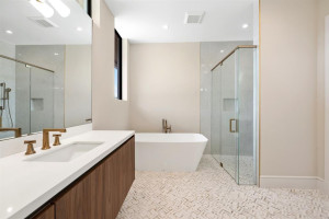 100 Royal Palm Drive, Fort Lauderdale, FL 33301