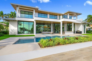 100 Royal Palm Drive, Fort Lauderdale, FL 33301