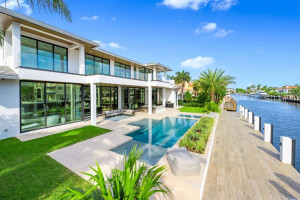 100 Royal Palm Drive, Fort Lauderdale, FL 33301