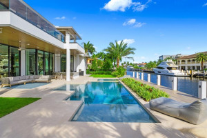 100 Royal Palm Drive, Fort Lauderdale, FL 33301