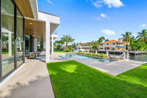 100 Royal Palm Drive, Fort Lauderdale, FL 33301