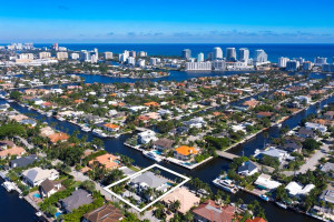100 Royal Palm Drive, Fort Lauderdale, FL 33301