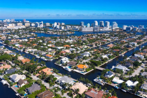 100 Royal Palm Drive, Fort Lauderdale, FL 33301