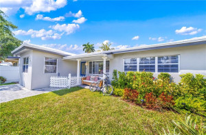 Amazing 3 bedroom, 2 bathroom house in East Hollywood, with great curb appeal, private backyard, updated and move in ready.