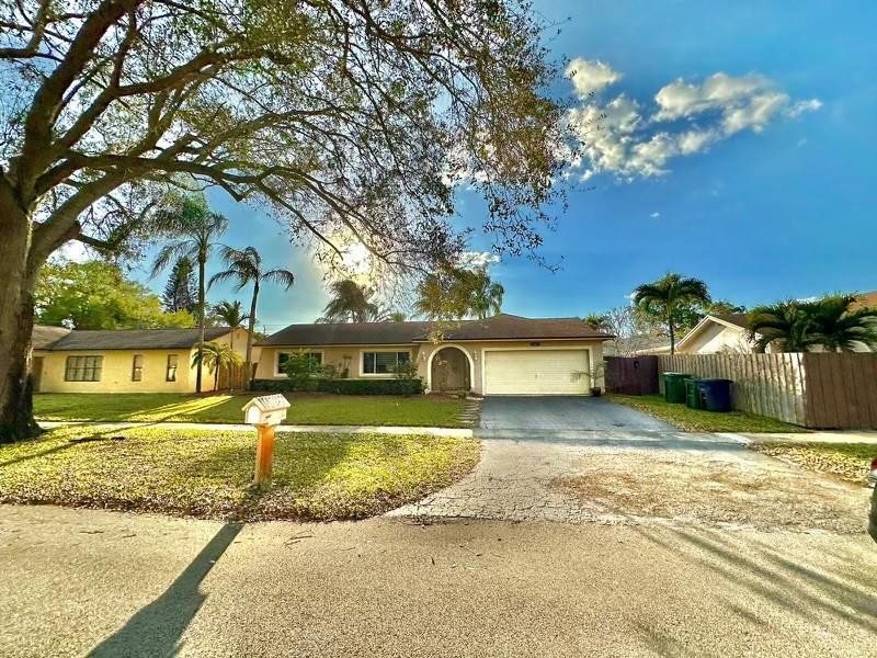 Photo for 5007 SW 105th Avenue, Cooper City, FL 33328 - Listing #FX-10427480 5007 SW 105th Avenue, Cooper City, FL 33328