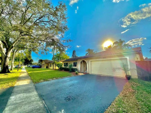 5007 SW 105th Avenue, Cooper City