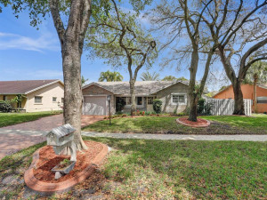 10165 NW 21st Street, Pembroke Pines, FL 33026