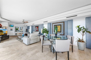 Spacious and inviting multi-functional room