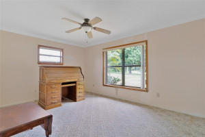 Den/office/4th bedroom or expand the master