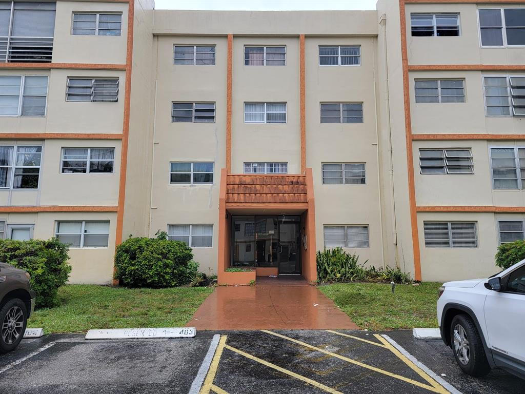 Photo for 2501 NW 41 Avenue, 407, Lauderhill, FL 33311 - Listing #FX-10430678 2501 NW 41 Avenue, 407, Lauderhill, FL 33311