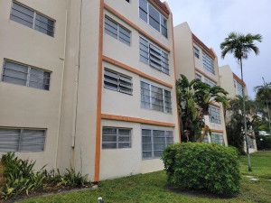 Photo for 2501 NW 41 Avenue, 407, Lauderhill, FL 33311 - Listing #FX-10430678 2501 NW 41 Avenue, 407, Lauderhill, FL 33311