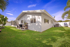 Photo for 4210 NE 22nd Terrace, Lighthouse Point, FL 33064 - Listing #FX-10418192 4210 NE 22nd Terrace, Lighthouse Point, FL 33064