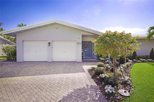 Photo for 4210 NE 22nd Terrace, Lighthouse Point, FL 33064 - Listing #FX-10418192 4210 NE 22nd Terrace, Lighthouse Point, FL 33064