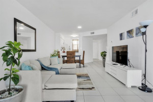 118 Lake Emerald Drive, 102, Oakland Park, FL 33309