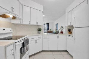 118 Lake Emerald Drive, 102, Oakland Park, FL 33309