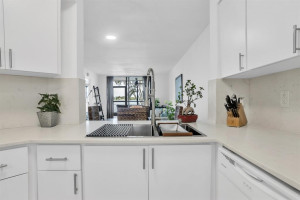 118 Lake Emerald Drive, 102, Oakland Park, FL 33309