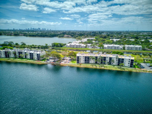 118 Lake Emerald Drive, 102, Oakland Park, FL 33309