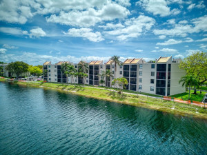 118 Lake Emerald Drive, 102, Oakland Park, FL 33309