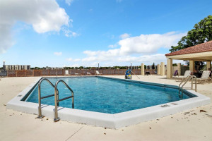 118 Lake Emerald Drive, 102, Oakland Park, FL 33309