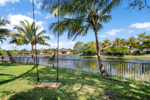 11157 NW 68th Place, Parkland, FL 33076