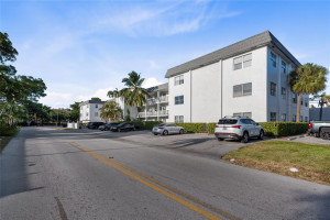 Photo for 6200 NE 22nd Way, 108, Fort Lauderdale, FL 33308 - Listing #FX-10435121 6200 NE 22nd Way, 108, Fort Lauderdale, FL 33308