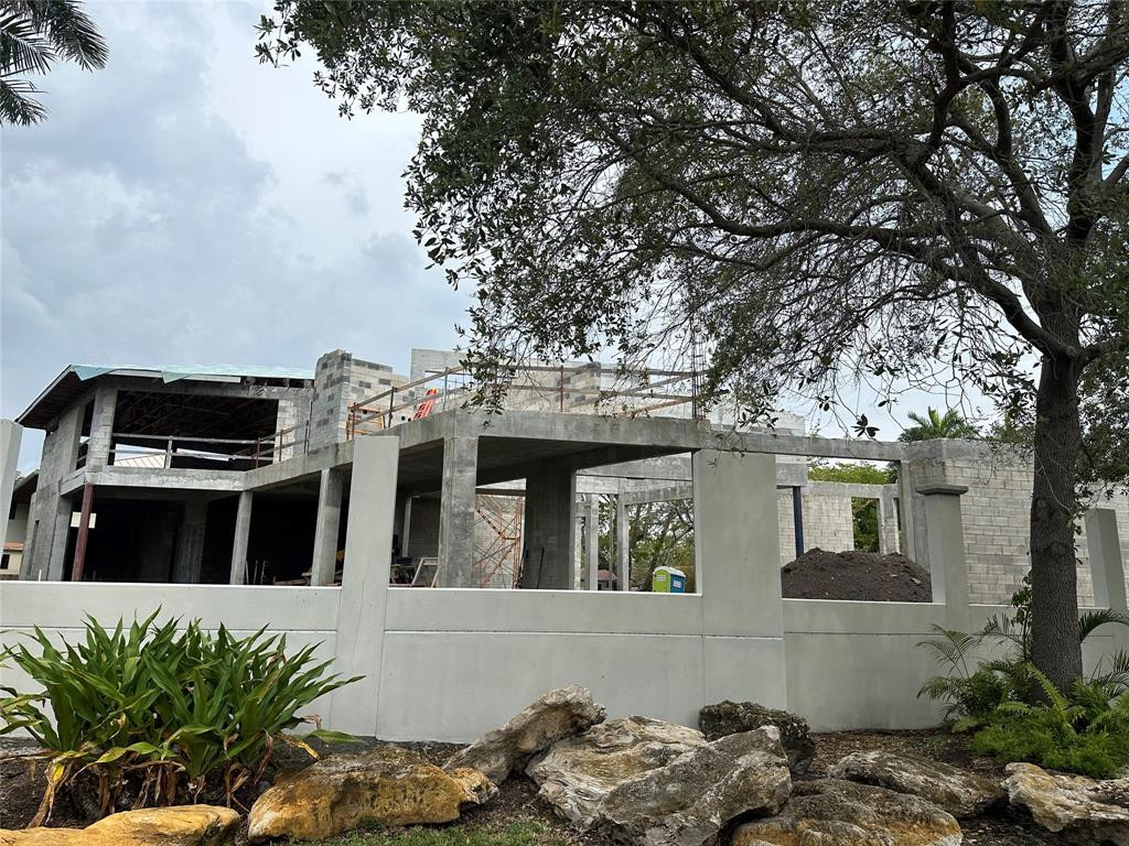 Photo for 2035 NE Intracoastal Drive, Fort Lauderdale, FL 33305 - Listing #FX-10438287 2035 NE Intracoastal Drive, Fort Lauderdale, FL 33305