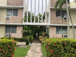 4730 Pine Tree Drive, 18, Miami Beach, FL 33140