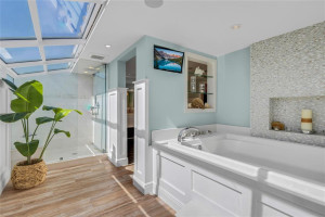 2810 NE 46th Street, Lighthouse Point, FL 33064
