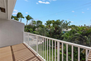 2810 NE 46th Street, Lighthouse Point, FL 33064