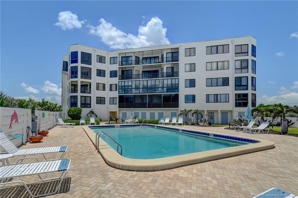 ocean side pool
