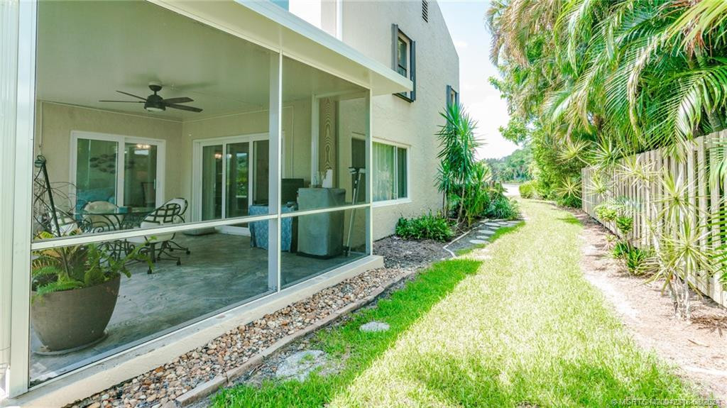Private fenced side yard