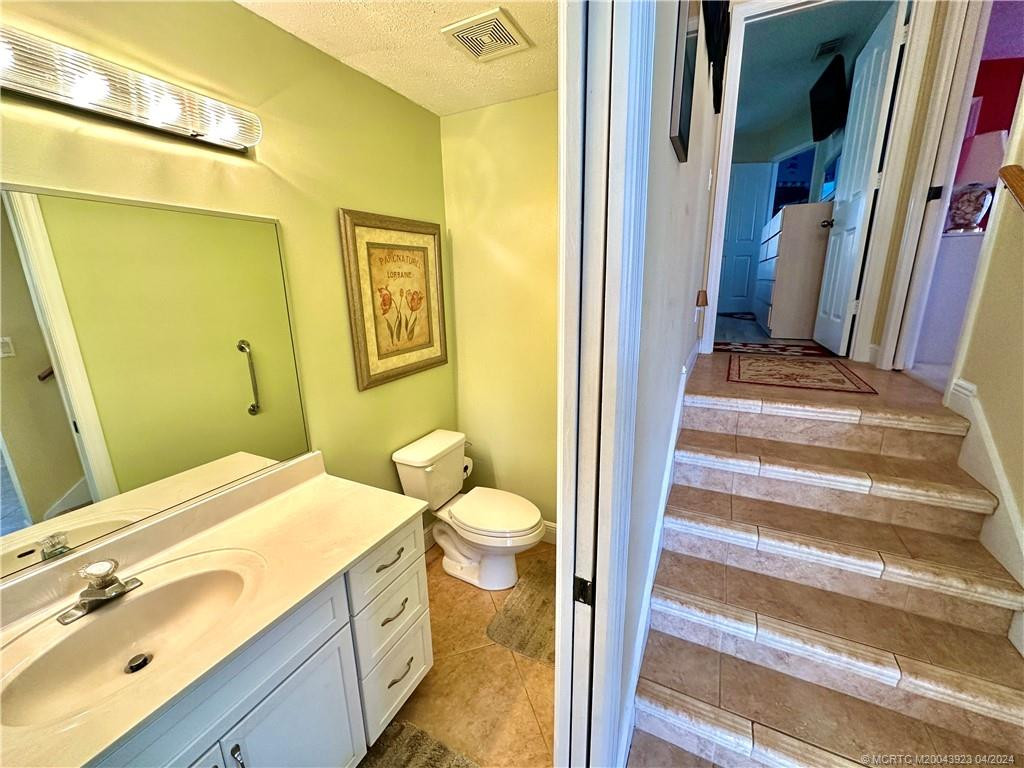 Guest Half Bath