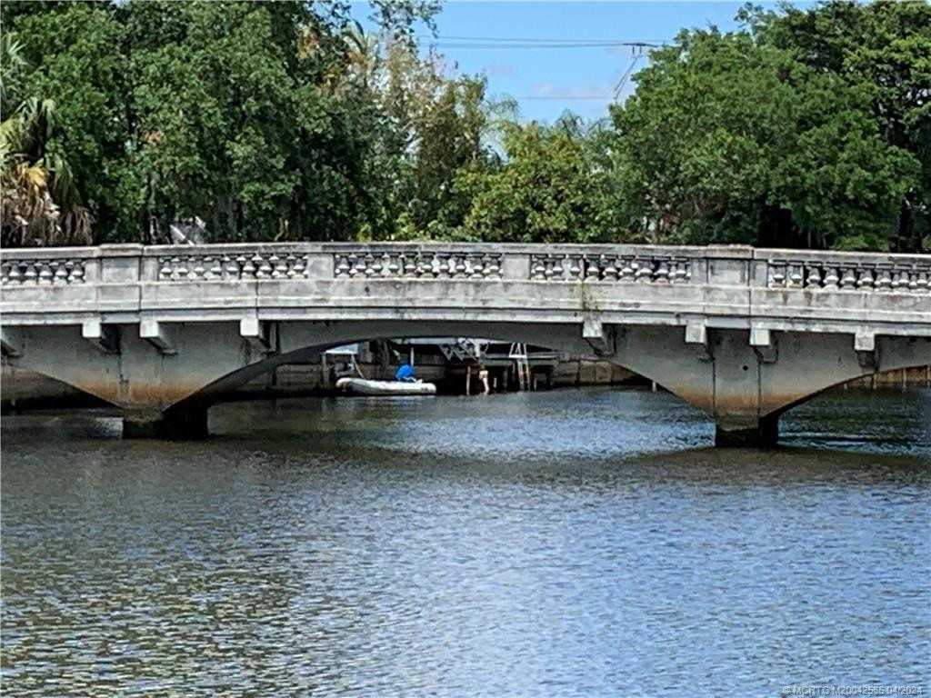 Fixed bridge