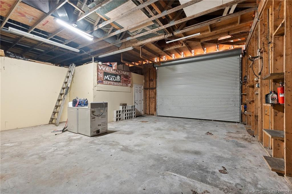 Garage/shop
