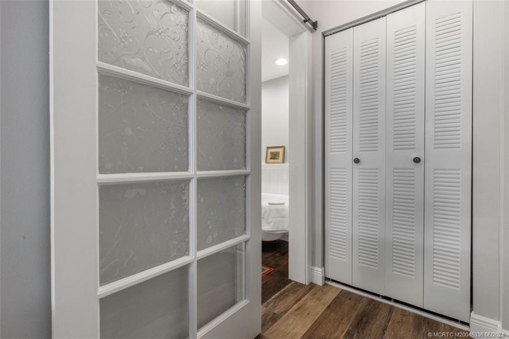 Main Bedroom walk in closet & bath