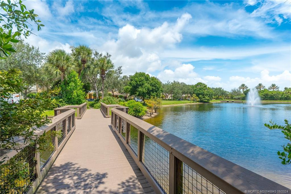 Lakes & Fountains