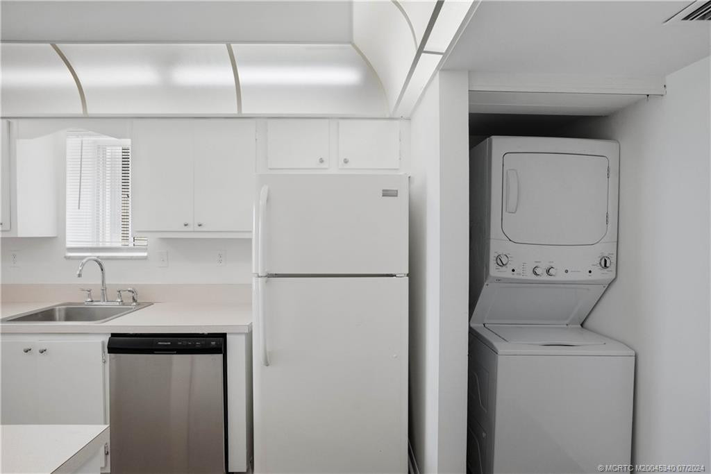 Washer/Dryer Located off the kitchen