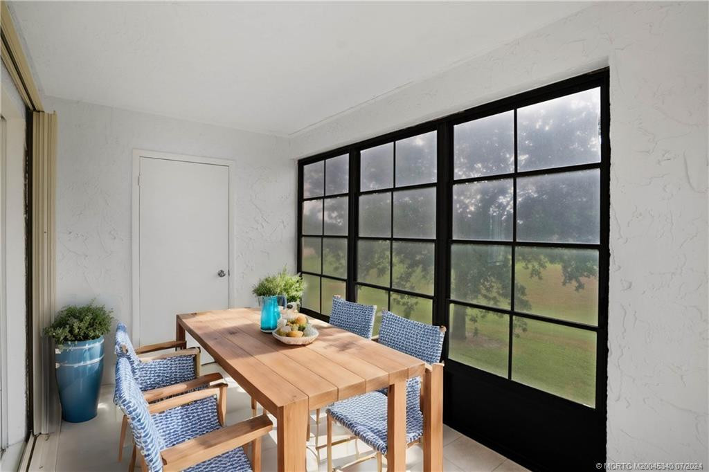 VIRTUALLY STAGED Lanai