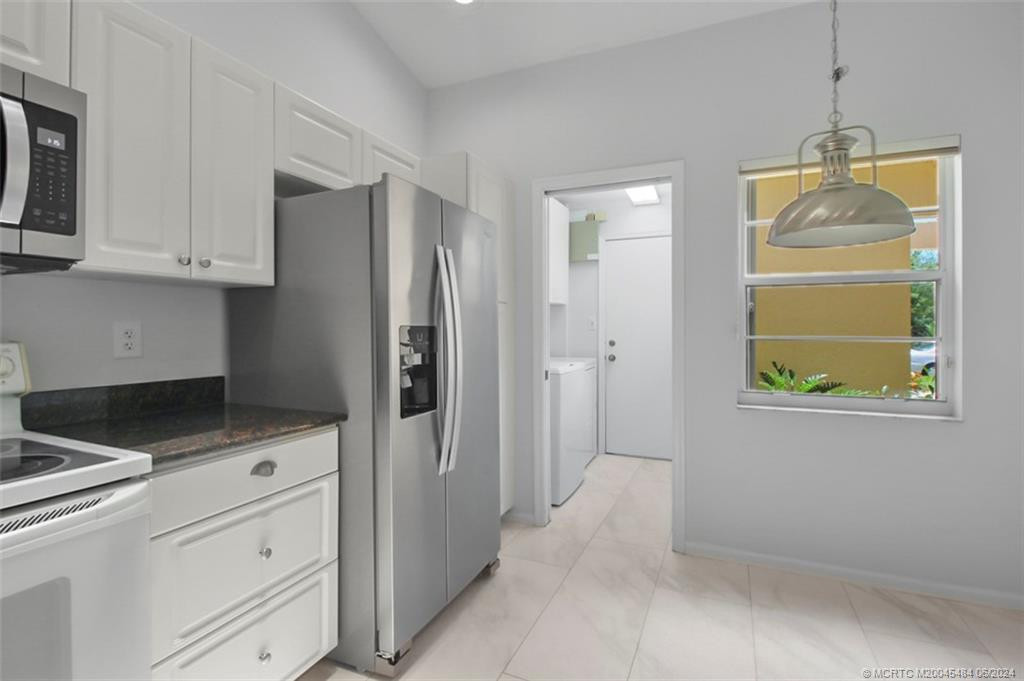 eat in kitchen