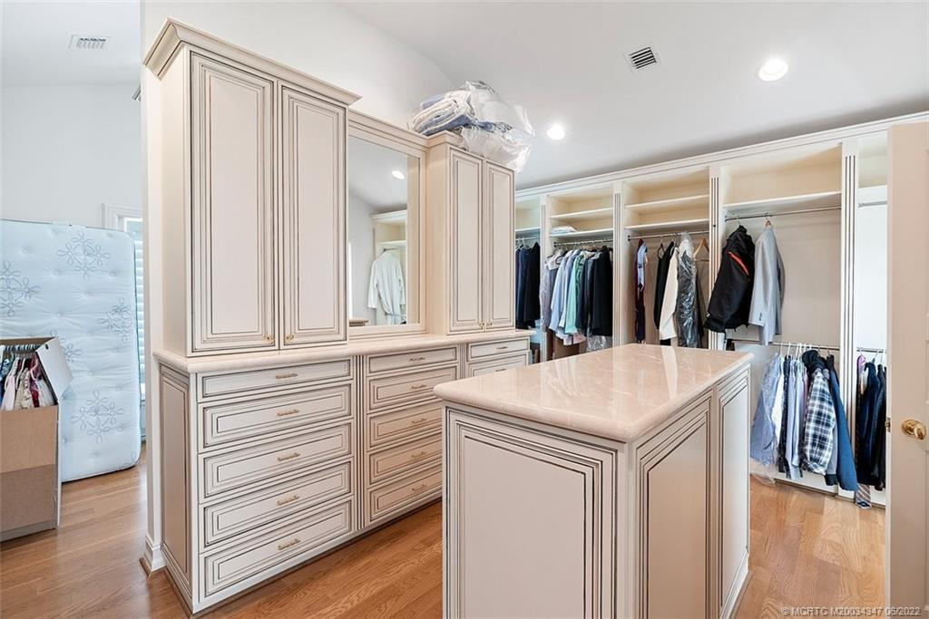 Walk In Closet