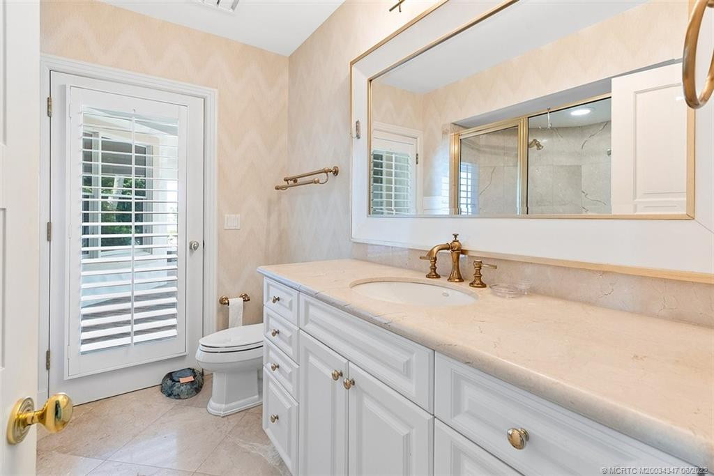 2nd Bathroom
