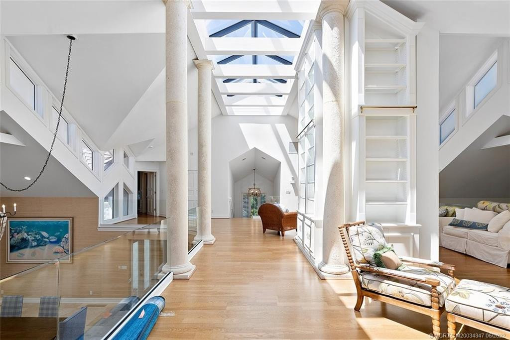 2nd floor living area